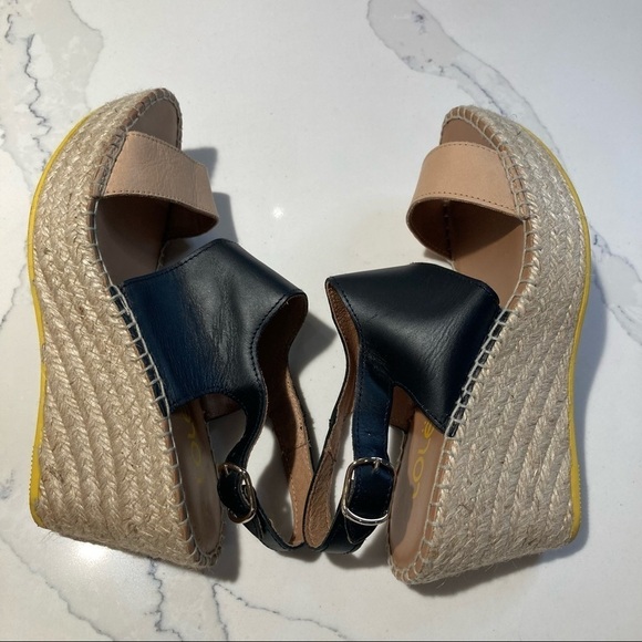 LOLE Sz 38 Espadrille Wedges Sandals 2 Toned Straps  Buckle Closure - Picture 3 of 7